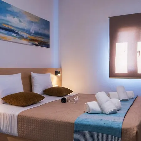 Nicole Apartman *