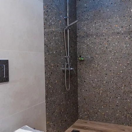 Nicole Apartman